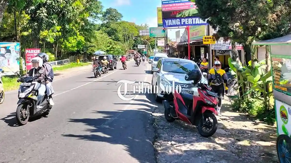 Kondisi Arus Lalu Lintas Tawangmangu Hari Ini: Landai, Kendaraan Ramai Lancar