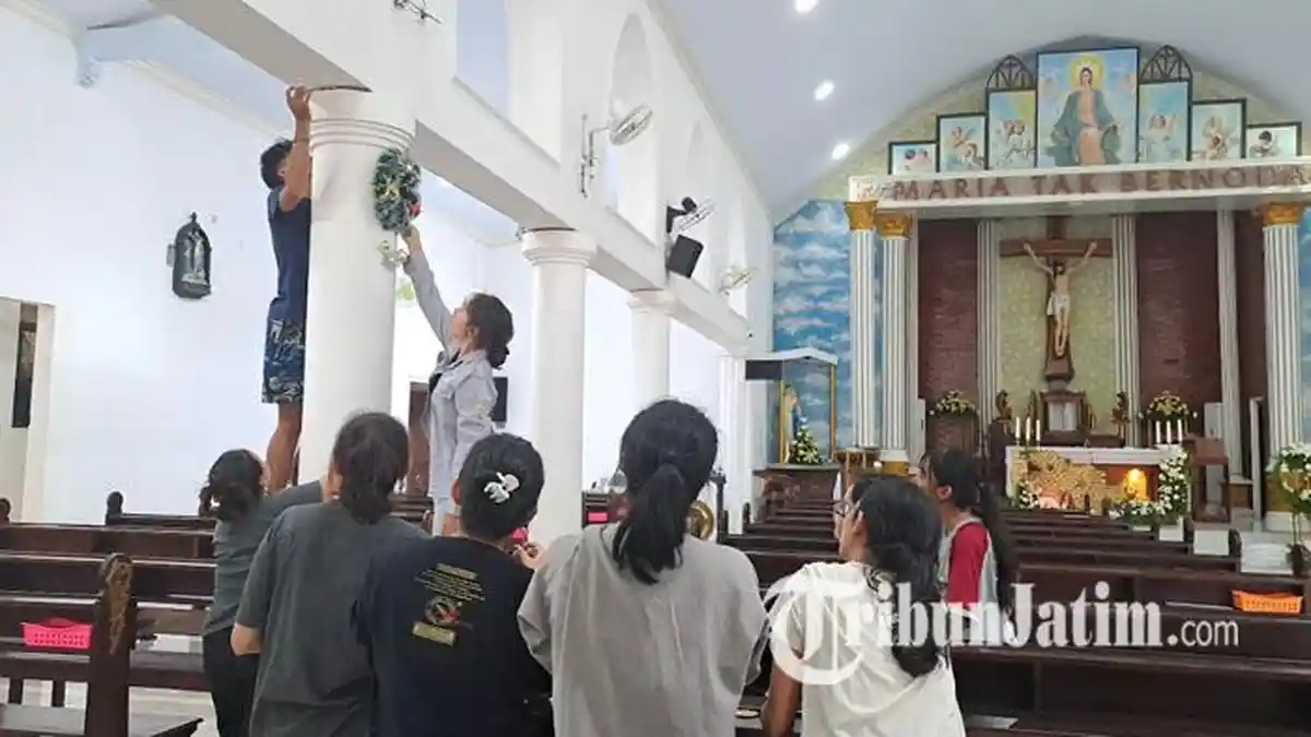 Gereja Katolik Paroki Maria Tak Bernoda Malang Gelar Misa Malam Natal, 800 Jemaat Diperkirakan Hadir