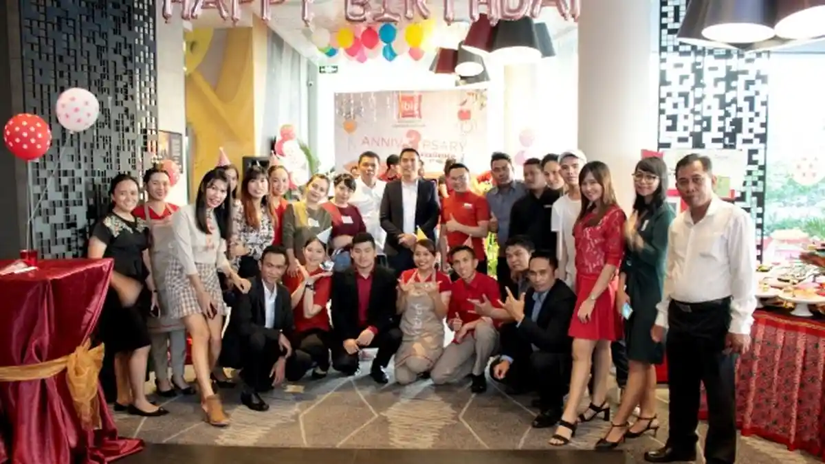 Ibis Manado Rayakan HUT ke-3, Berbagi Kebahagiaan Bersama Tamu dan Relasi