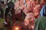 Bocah-pawai-obor-masuk-gorong-gorong.jpg