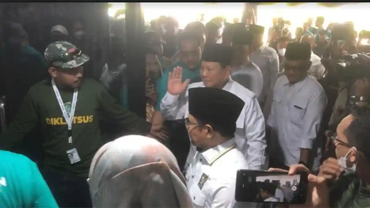 Prabowo Puji Peran Jokowi Damaikan Dunia: Wong Solo Itu, Luar Biasa