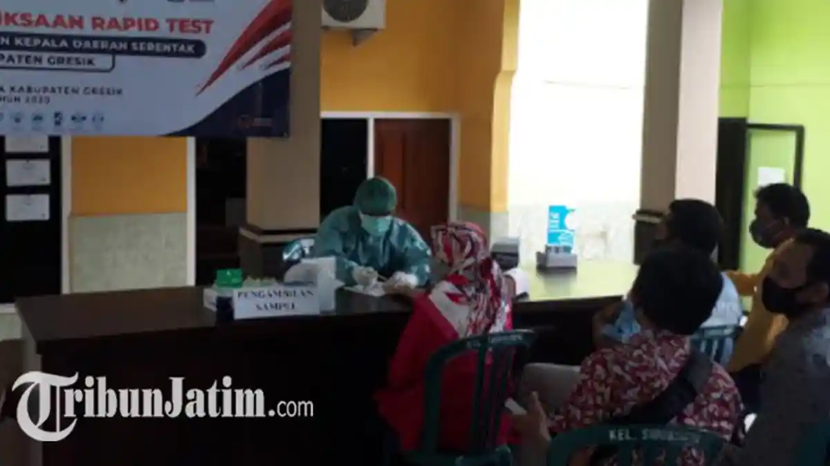 Cegah Penyebaran Covid-19 di TPS, Ribuan Pengawas TPS se-Kabupaten Gresik Dilakukan Rapid Test
