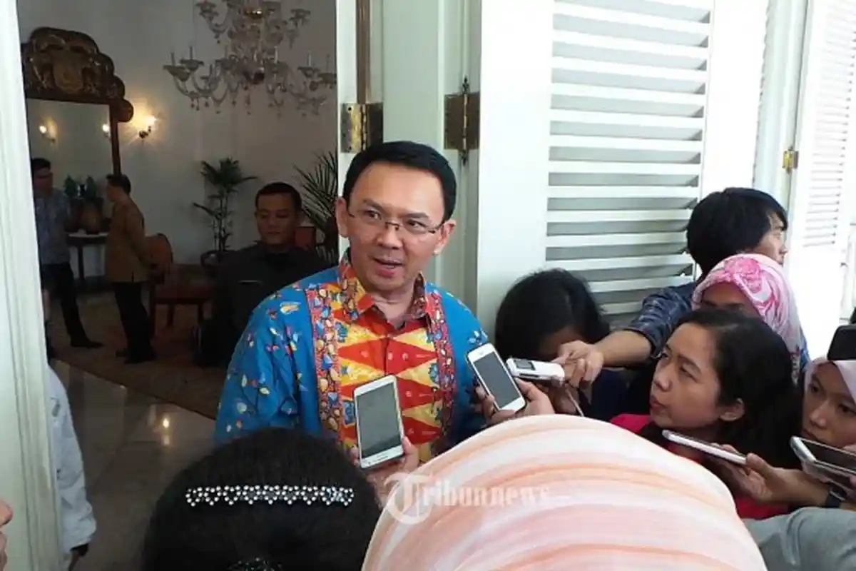 Ahok Marahi Stafnya di Depan Puluhan Warga, Ini Komentar Netizen!