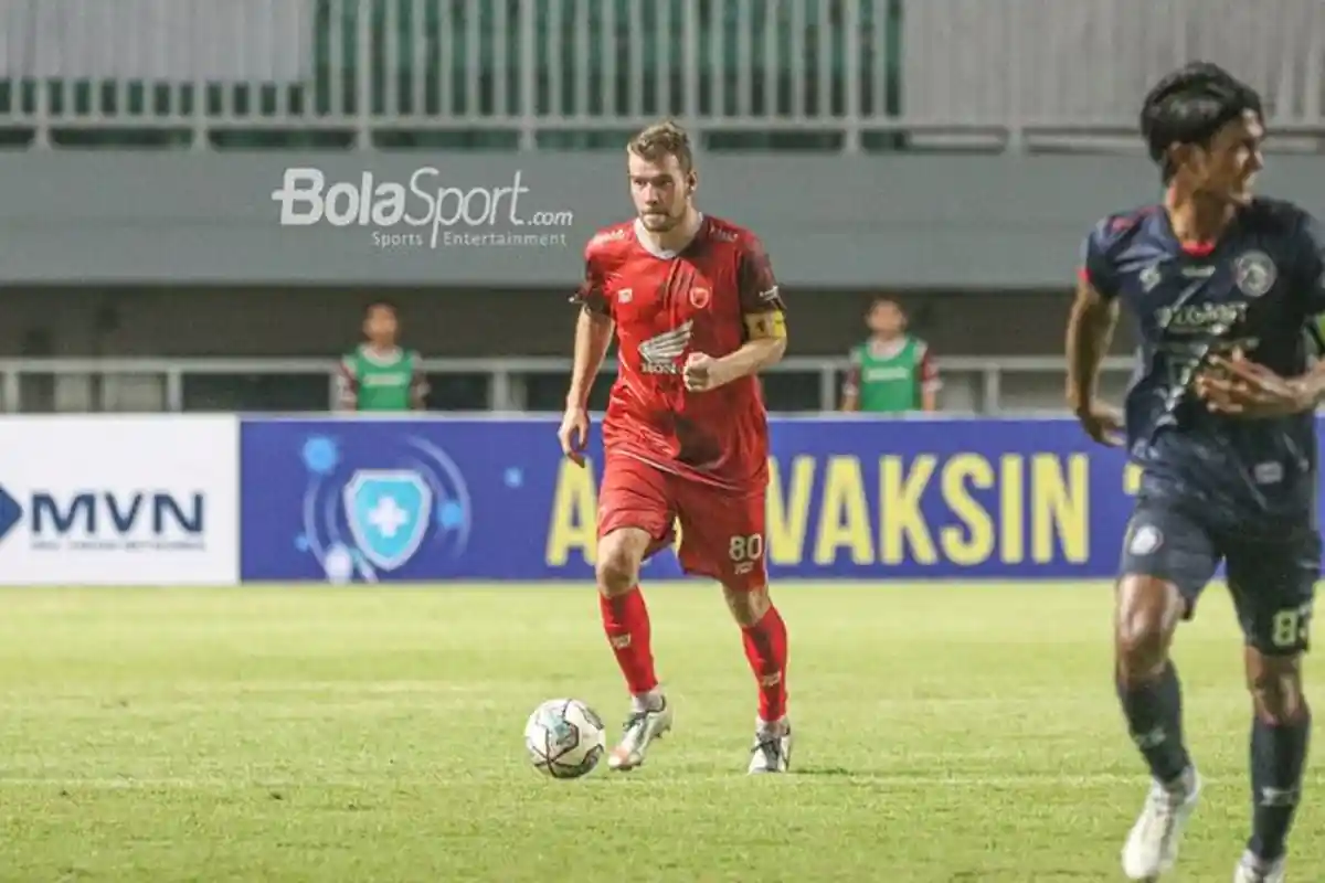 BREAKING NEWS! Wiljan Pluim Dipecat PSM Makassar