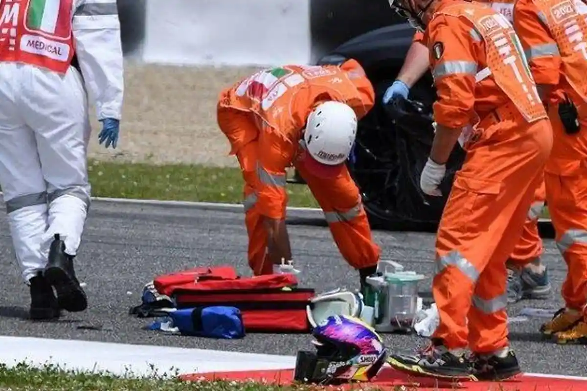 Pebalap Valentino Rossi Pertanyakan Mengapa MotoGP Tetap Digelar Sesaat Jason Dupasquier Meninggal