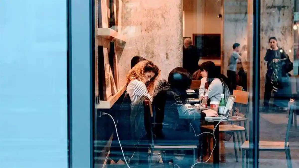 Arti Mimpi Nongkrong di Cafe, Ternyata Punya Kaitan dengan Kesehatan