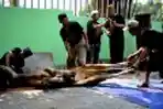 Warga Pejompongan Berkurban
