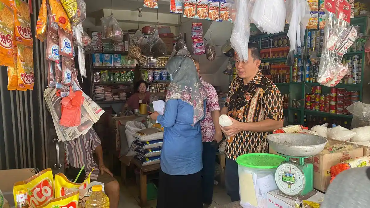 Cek Ketersediaan dan Harga Gula Pasir, Disperindag Babel Gelar Sidak ke Distributor dan Pasar
