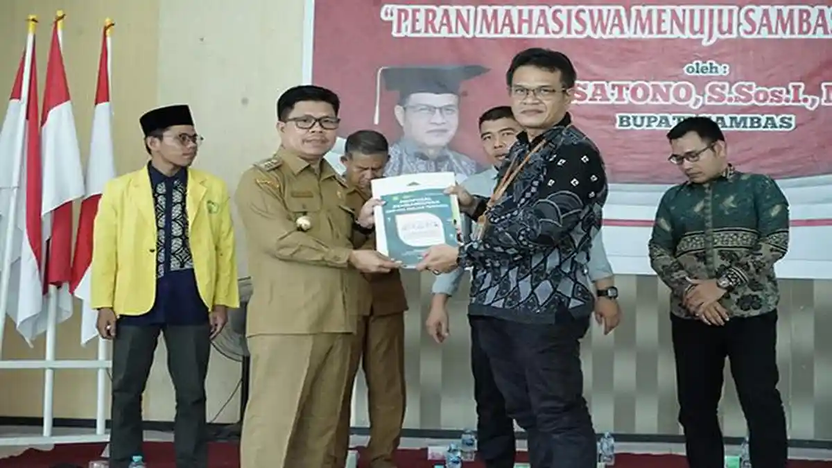 Bupati Satono Beri Kuliah Umum Kepada Mahasiswa Baru IAIS Sambas