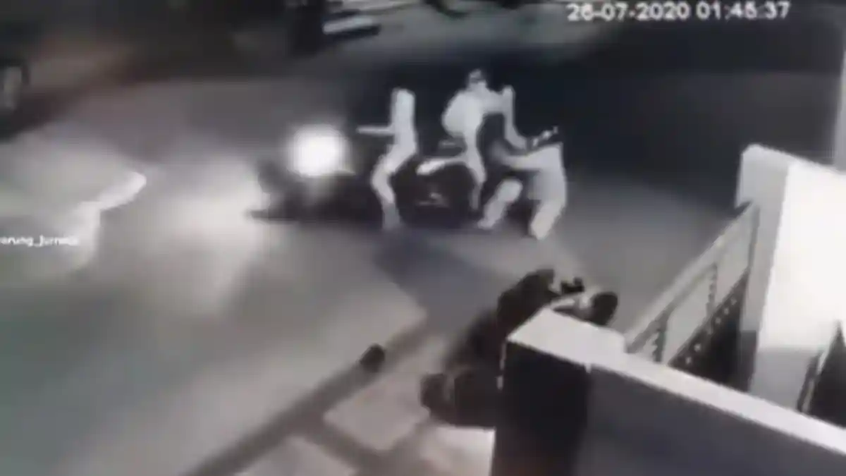 Aksinya Viral Duel dengan Begal, Driver Ojol Wanita: Saya Tarik, Dia Jatuh sama Handpone dan Celurit