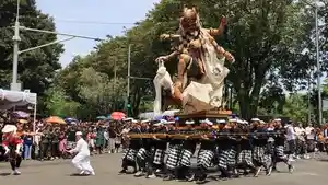 Salah-satu-momen-ogoh-ogoh-yang-tampil-pada-acara-parade-di-Catus-Pata-Simpang-Empat.jpg