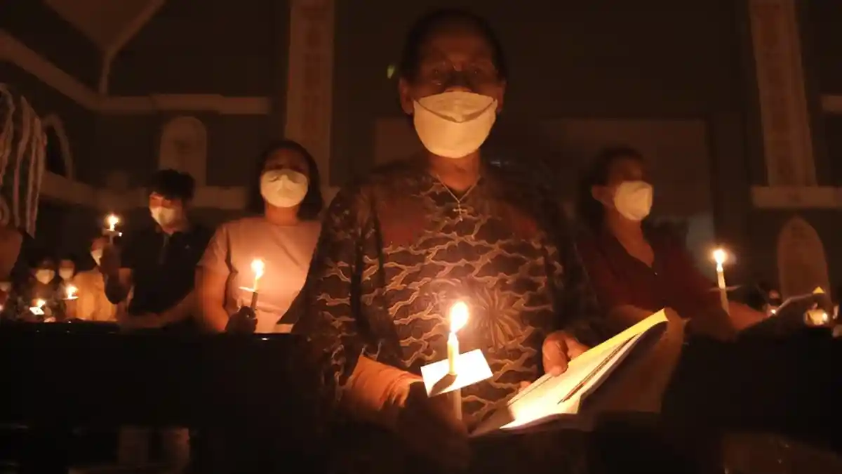 Digelar Secara Terbatas, Misa Malam Natal di Gereja Santo Petrus Pekalongan Berjalan Lancar