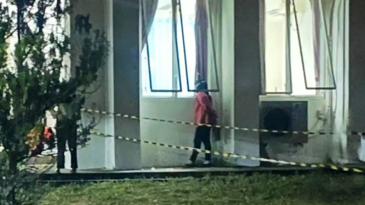 Keluarga Pasien Sering Lewati Garis Pembatas Area Covid-19, dr Hendra Minta Jangan Langgar Aturan