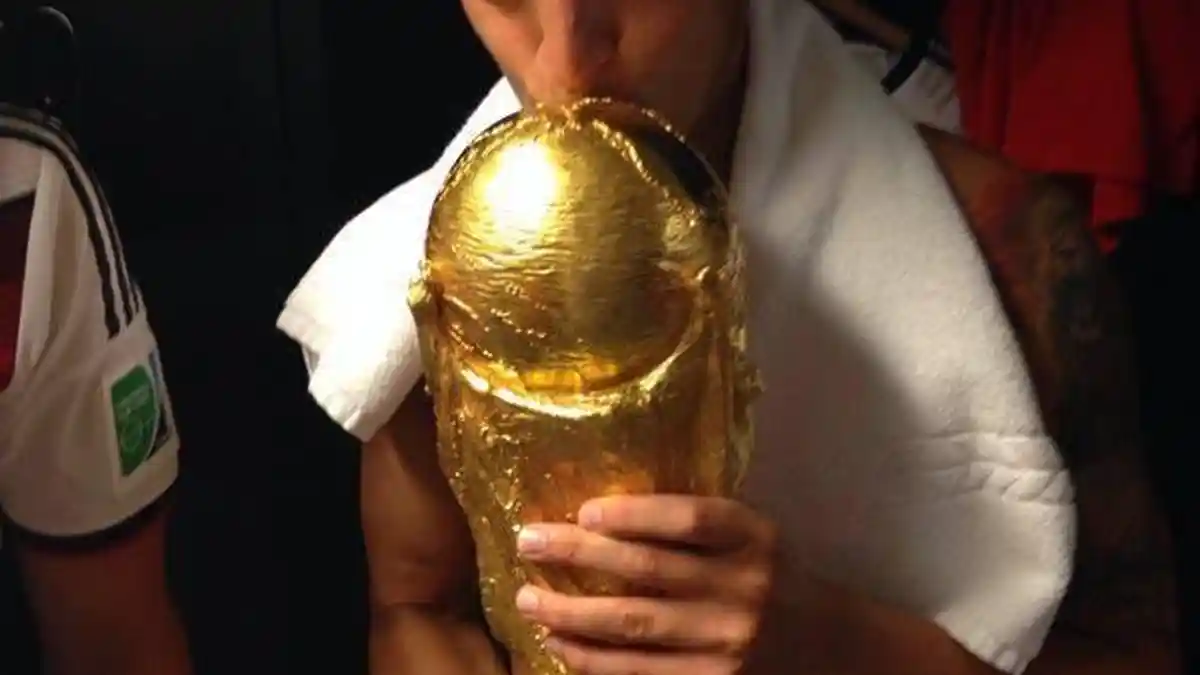 Mesut Ozil: Juara Piala Dunia Hadiah Terindah Dalam Hidupku
