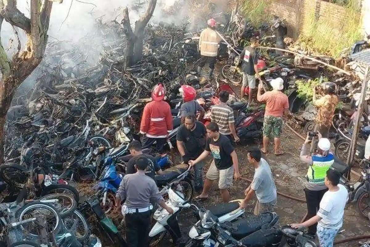 Update Kebakaran Pos Lantas Grogol Sukoharjo Jateng, Puluhan Kendaraan Barang Bukti Tinggal Kerangka