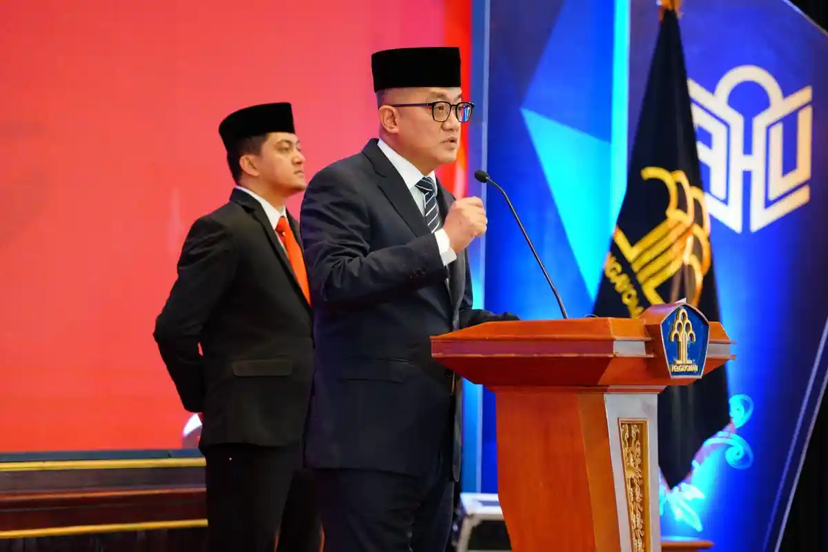 Dirjen AHU Lantik Kakanwil Kemenkumham Sulsel Jadi Majelis Pengawas dan Kehormatan Notaris