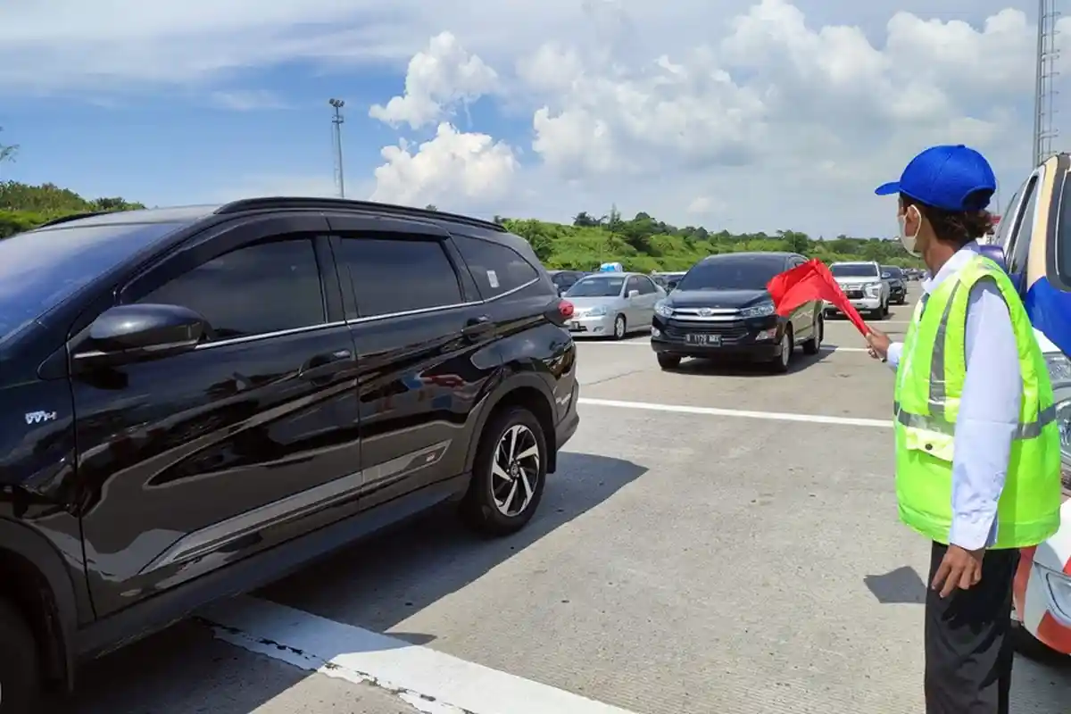 Mudik Lebaran 2023 Disarankan Tidak Gunakan Mobil Listrik, Tol Semarang-Batang Hanya Punya 2 SPKLU