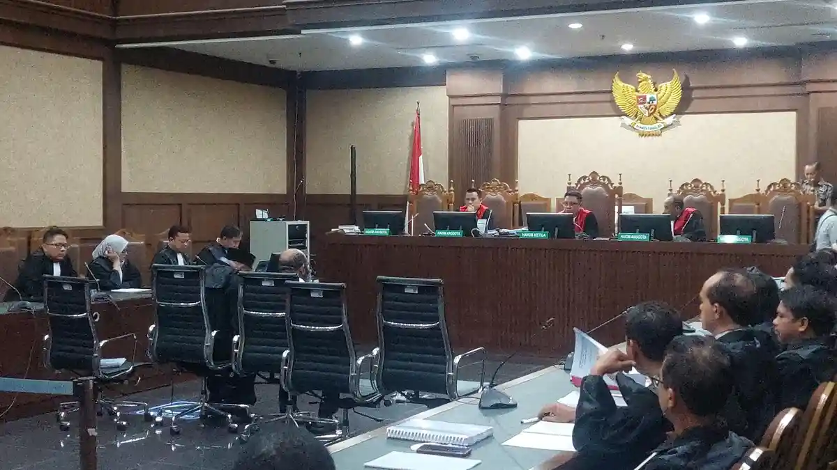 Lukas Enembe Minta Dibebaskan dari Kasus Suap dan Gratifikasi: Tuntutan Jaksa Penuh Kebohongan