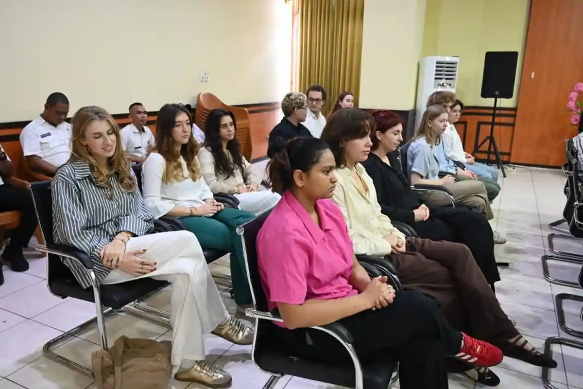 Belajar dan Bertukar Budaya, Mahasiswa Belanda Disambut Hangat Pemkab Kupang