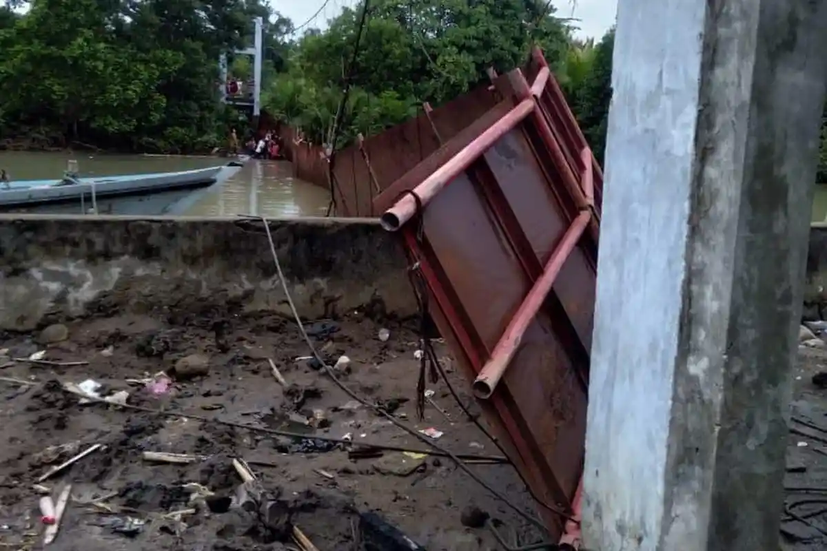 Jembatan Gantung di Desa Tauro Halmahera Barat Putus,Aktivitas Warga Terganggu