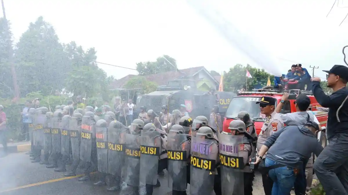 Polres Pesisir Barat Gelar Simulasi Sispamkota untuk Ciptakan Pilkada Damai