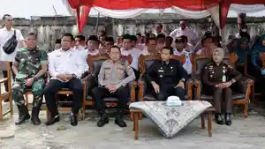 Bupati-Kaur-Gusril-resmi-buka-pasar-murah-Ramadan.jpg