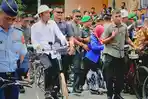 20260531-Momen-Jokowi-saat-jadi-Presiden-naik-sepeda-sapa-warga.jpg