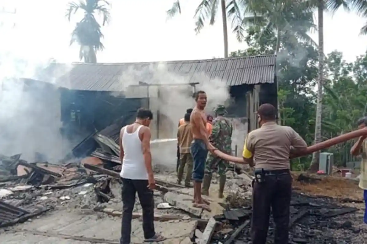 Dua Rumah Rata dengan Tanah Usai Shalat Subuh di Nagan Raya, Ini Dugaan Penyebabnya