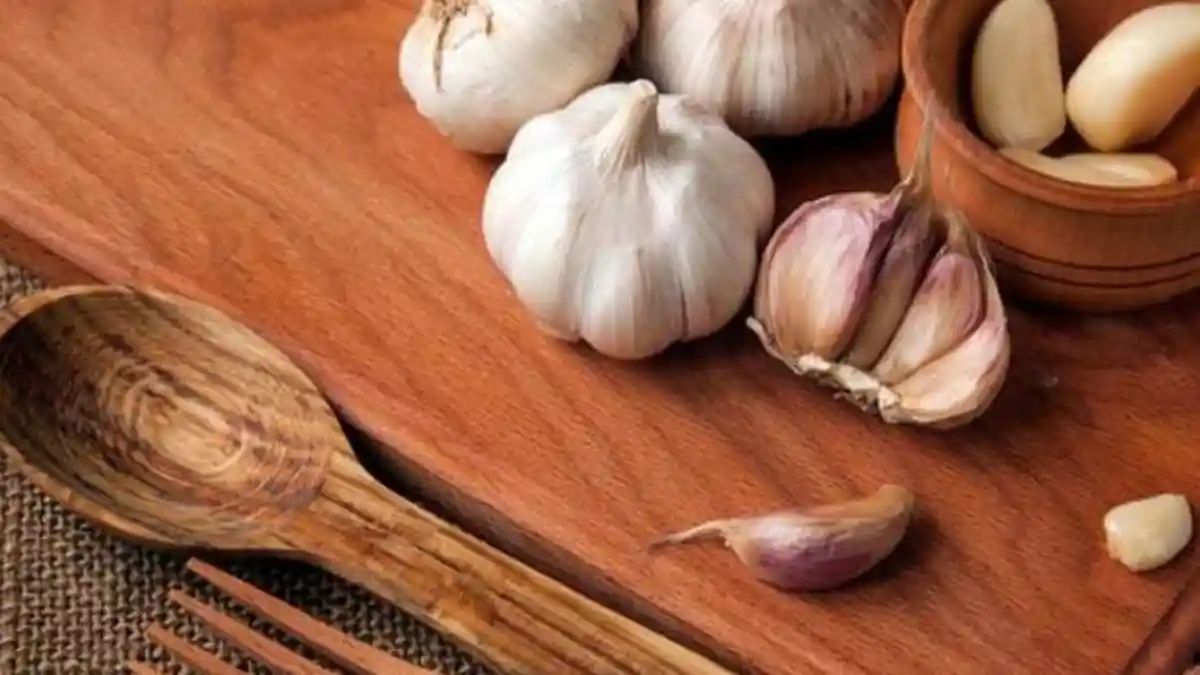 Selain Jadi Bumbu Dapur, Ternyata Bawang Putih Ampuh Atasi Jerawat Membandel