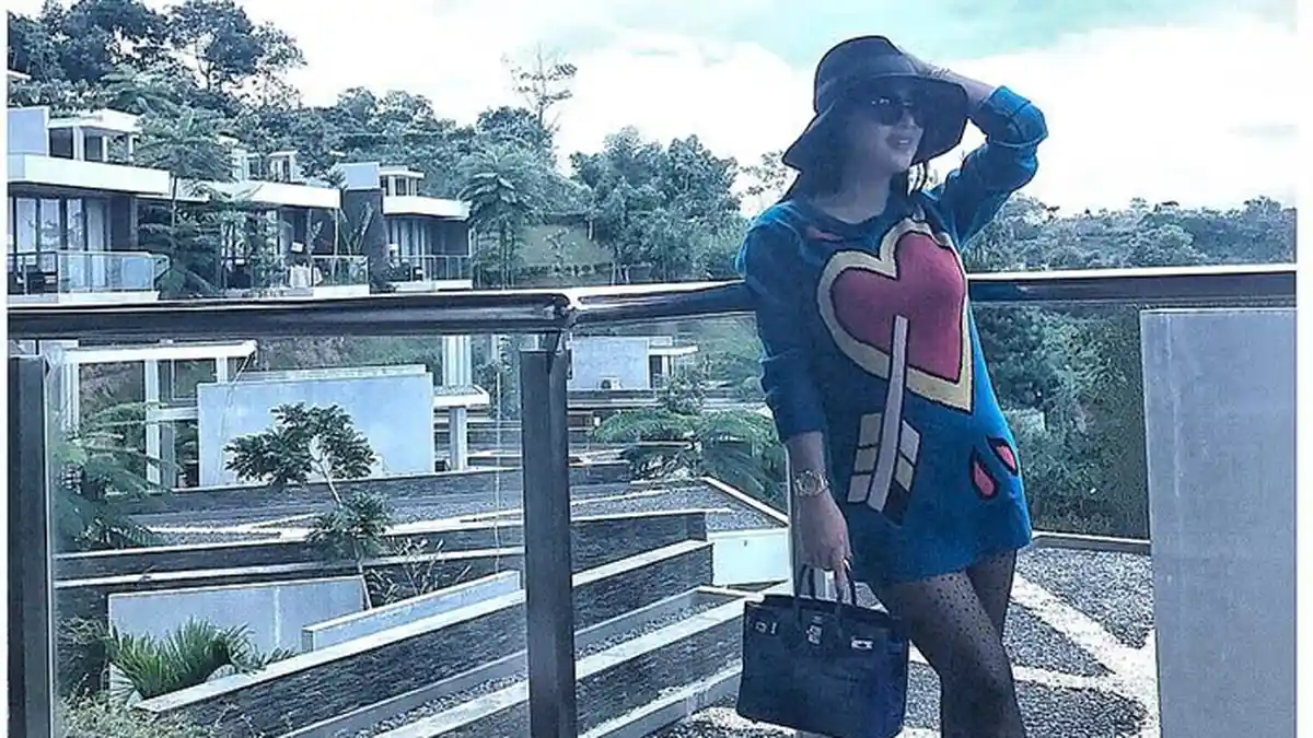 Buset, Seleb Ini Relah Habiskan Duit Rp 15 Juta Cuma Buat Belt Doang?