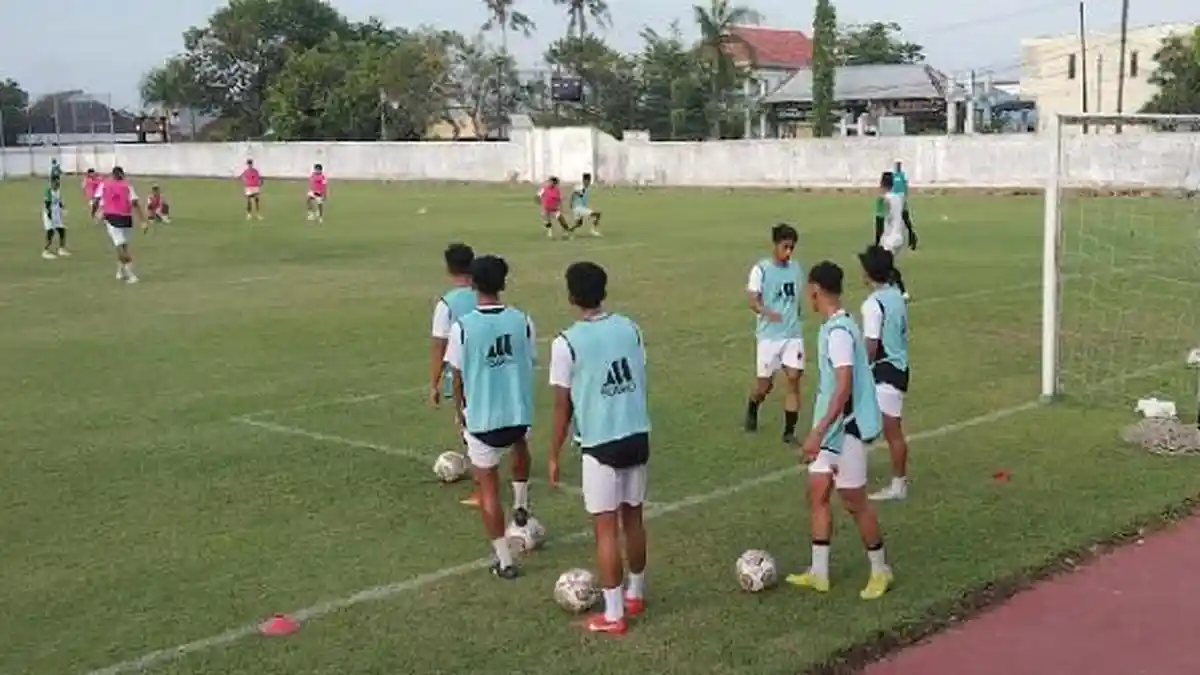 Bernardo Tavares Butuh Bek Tengah, Datangkan Pemain Trial Asal Parepare