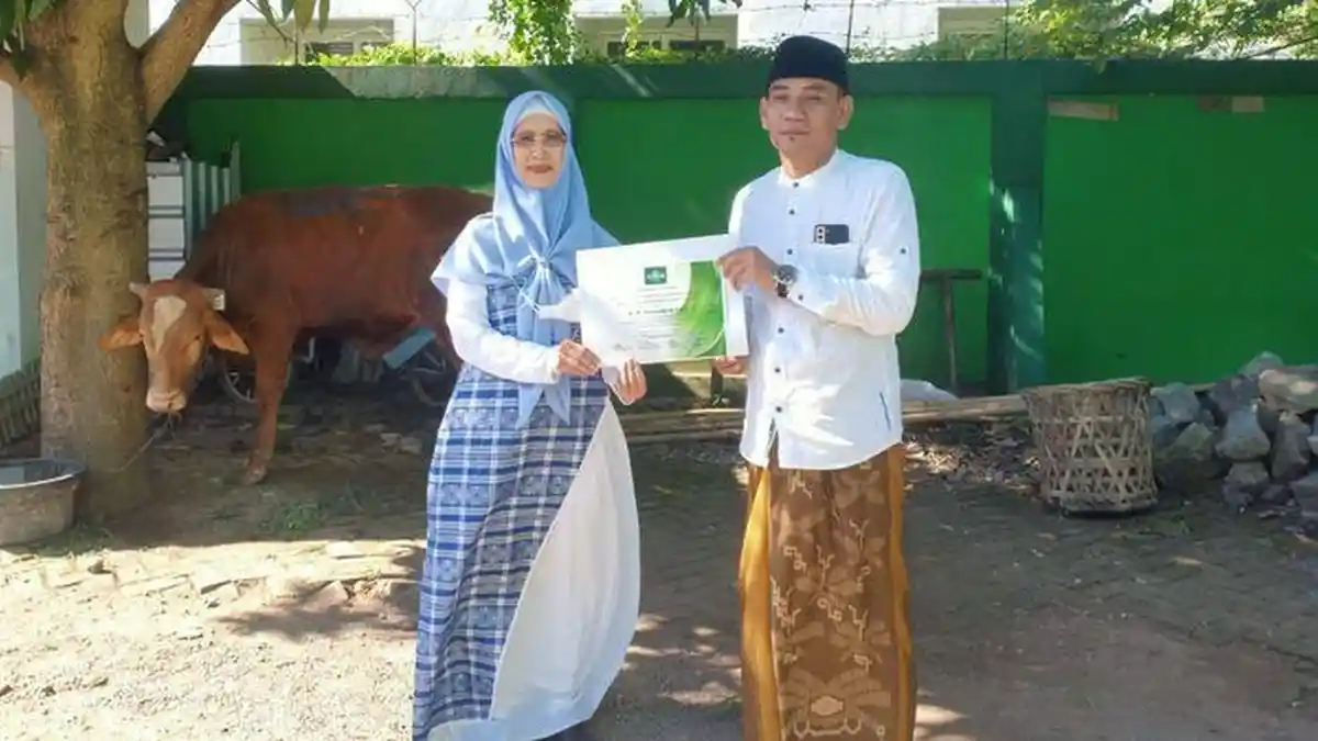 Lama Tak Terdengar Kabarnya, Mantan Cawabup Indramayu Ini Bareng Suami Datangi Gedung PCNU, Ada Apa?