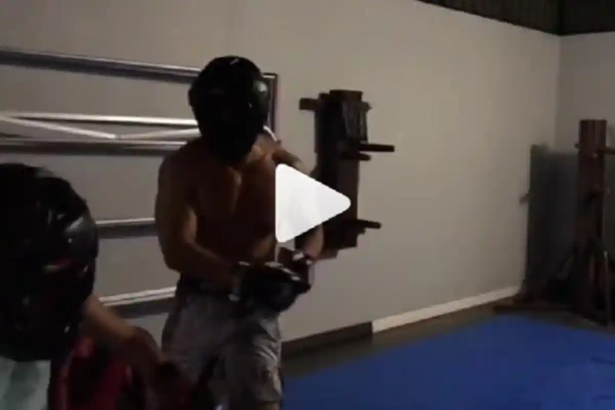 Sungguh Tega, Deddy Corbuzier Pukuli Anaknya Sampai Menangis Karena Alasan Ini