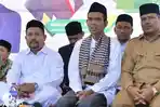 Ustaz-Abdul-Somad-tengah-sesaat-sebelum-memberikan-kuliah-umum.jpg