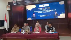 Walikota-Depok-Mohammad-Idris-dalam-konferensi-pers-di-Balaikota-Depok.jpg