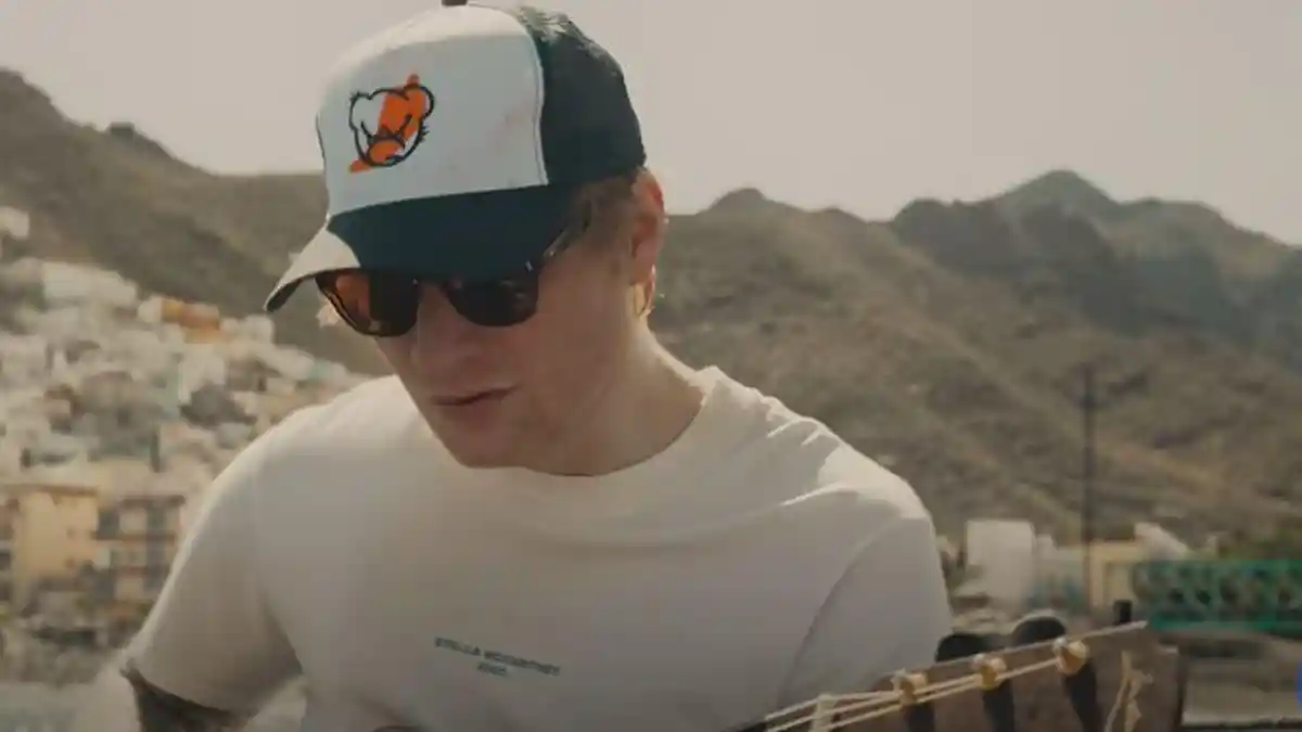 Terjemahan Lirik Lagu Sing - Ed Sheeran: If You Love Me Come on Get Involved