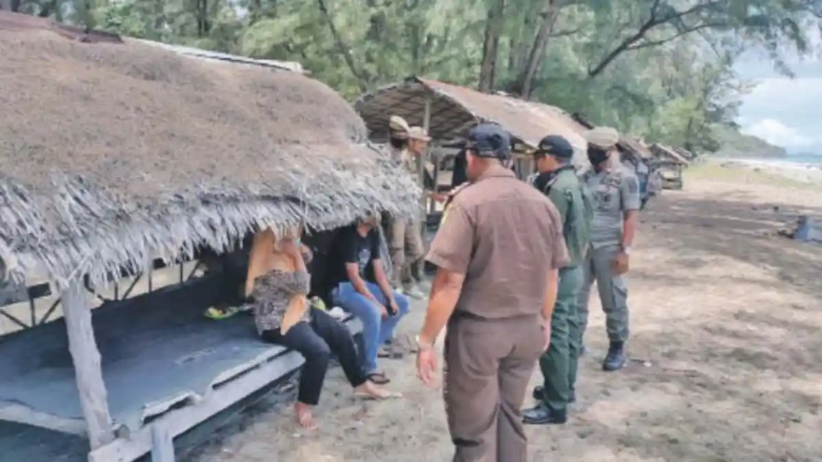 Satpol PP dan WH Aceh Besar Razia Masker dan Penegakan Syariat Islam di Lokasi Wisata
