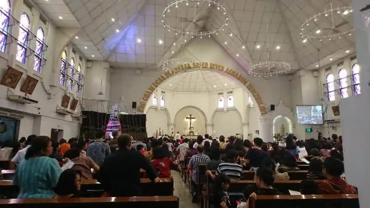Nikmat dan Khidmat, Suasana Misa Keluarga  di Gereja Katedral Santa Perawan Maria Semarang