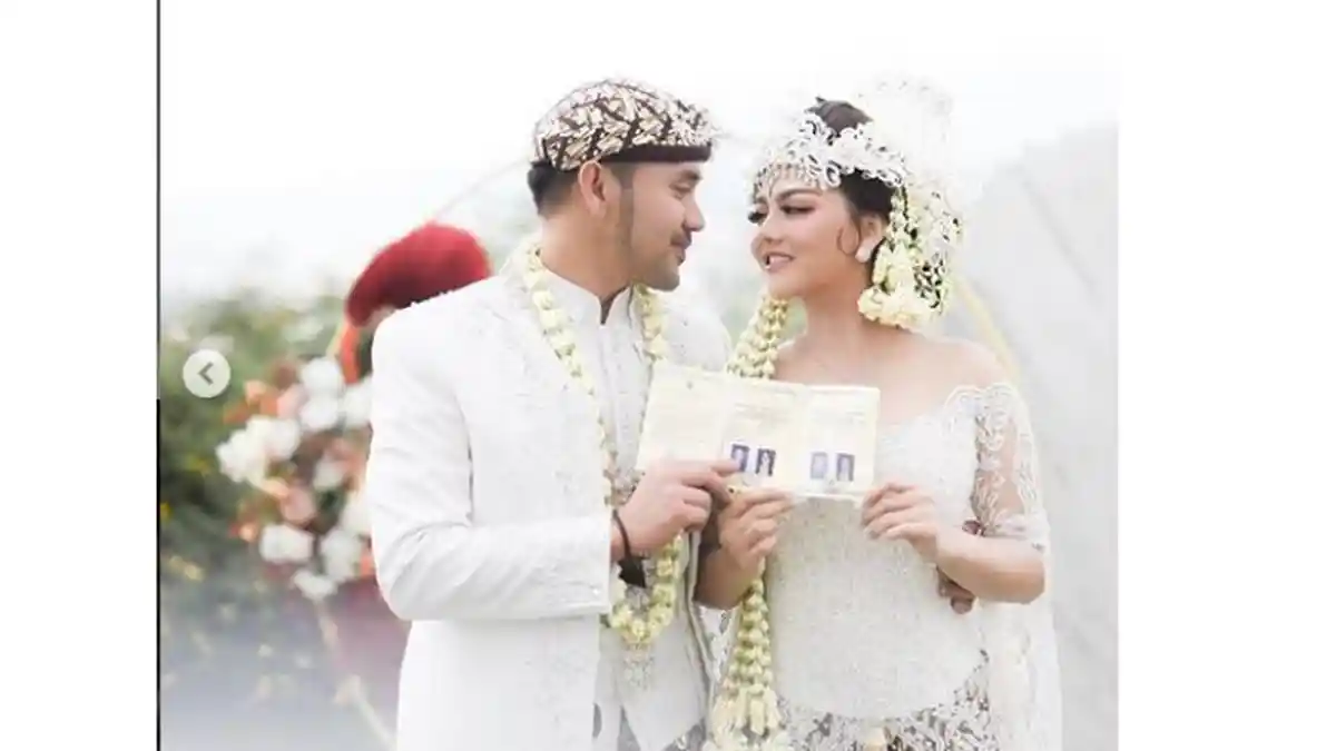 Resmi Lepas Masa Janda, Berikut Potret Pernikahan Jenita Janet dan Danu Sofwan yang Digelar Hari Ini