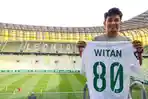witan-sulaeman-saat-memperkenalkan-nomor-punggungnya-di-klub-lechia-gdansk.jpg