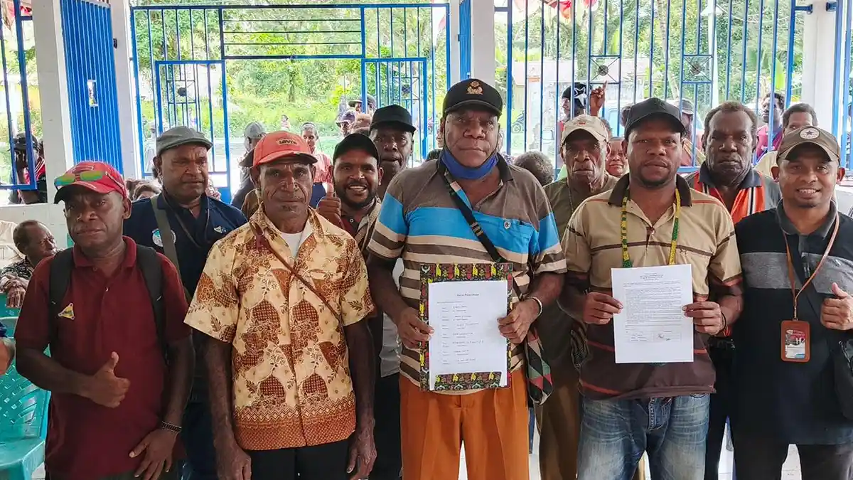 YPMAK Sosialiasi Program Kampung Sekaligus Bentuk Pengurus Pojka di SP 6 dan Kali Kabur