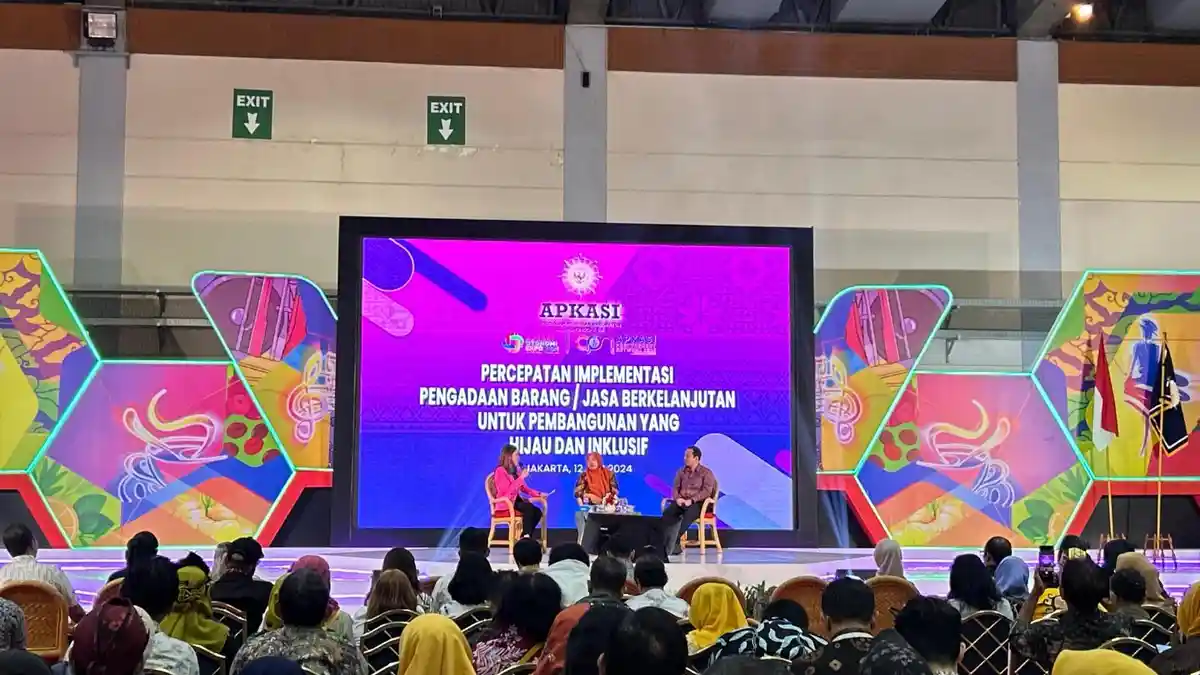 PLTS Atap dan Digitalisasi Diperkenalkan di APKASI Otonomi Expo dan Procurement Network 2024