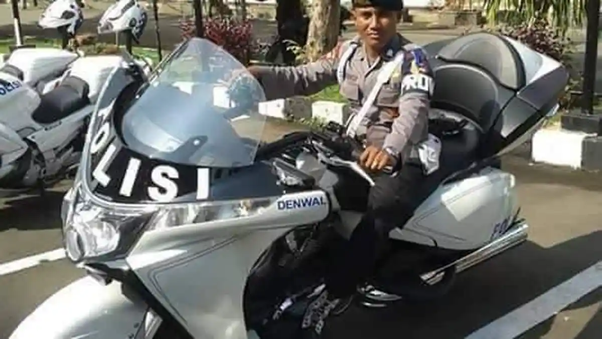 Kisah Polisi di Sikka Jadi Ketua RT Langsung Ajak Warga Berantas DBD dan Tertib