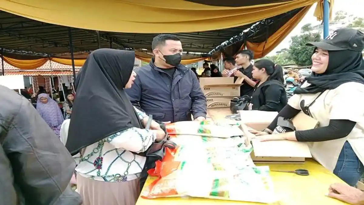 Pasar Murah di 2 Ulu Palembang, Warga Serbu Minyak Goreng, Telur Hingga Beras