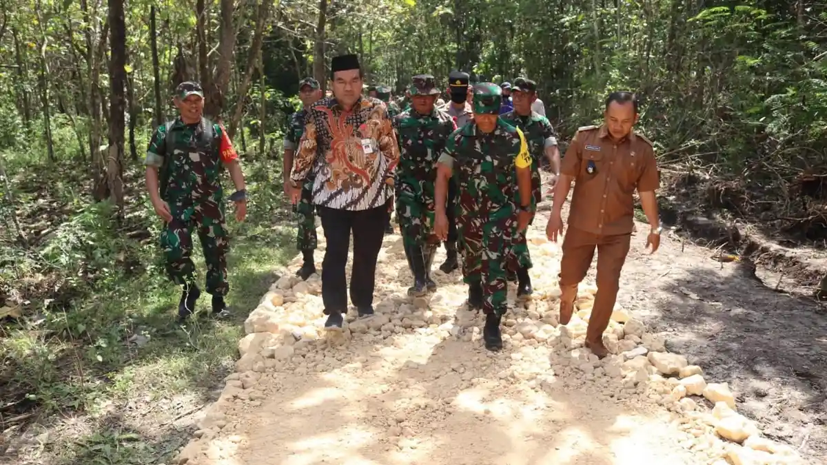 Tim Wasev Sterad Tinjau Pelaksanaan TMMD di Blora, Bupati: Ini Sinergi yang Luar Biasa