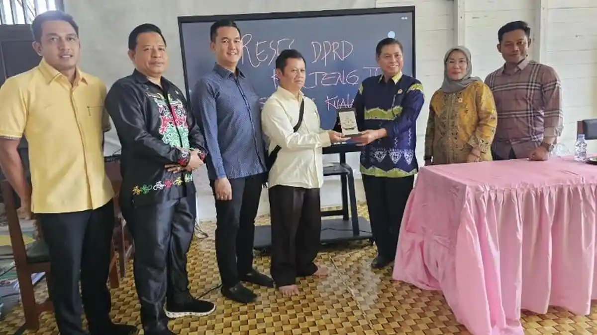 Anggota DPRD Kalteng Reses ke Kotim dan Seruyan, di Sampit Minta Jalan Ke Samuda Diperbaiki