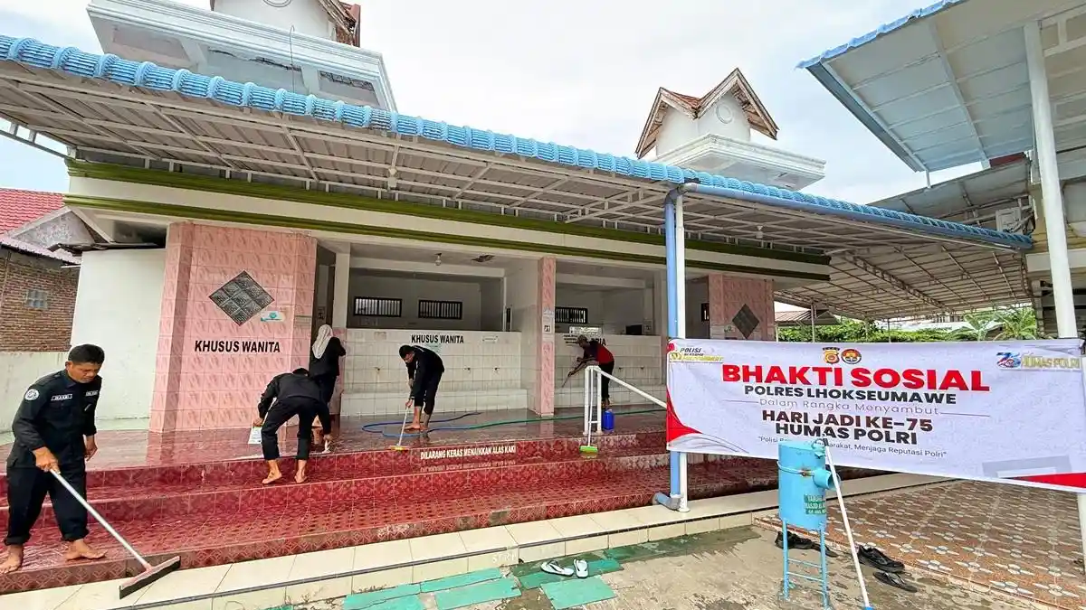 Sambut HUT Ke-75 Humas Polri, Personel Polres Lhokseumawe Bersihkan ...