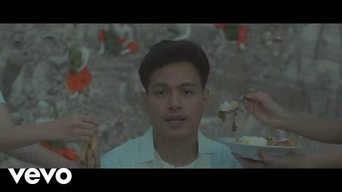 Chord Kunci Gitar Firasatku - Rendy Pandugo