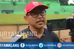 pelatih-persela-lamongan-aji-santoso-usai-uji-lapangan-di-stadion-gajayana_20180119_152400.jpg