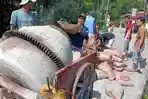 pt-semen-perbaiki-jalan-bersama-warga.jpg